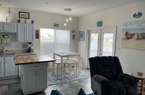 Fort Walton Beach Condo | BEACH SERVICE FREE WITH RENTAL🌴🐬SUNSET IN PARADISE 3B - HEATED POOL.