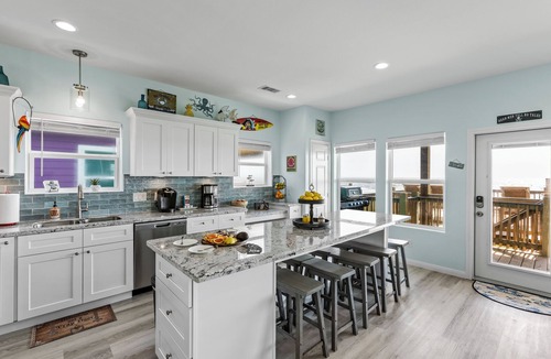 Port Bolivar House | Beachfront 10BR Escape | 2 Homes, Decks & Game Room