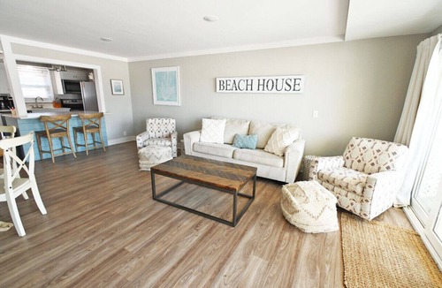 Holiday Isle Apartment | Beachfront 2 Bedroom Condo at Sandpiper Cove in Destin, FL – Unit 1147 Pet Friendly with FREE Beach Service!