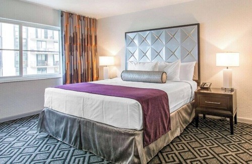 Surfside Hotel | Beachfront 2BR Suite | Pool, Balcony & Ocean View