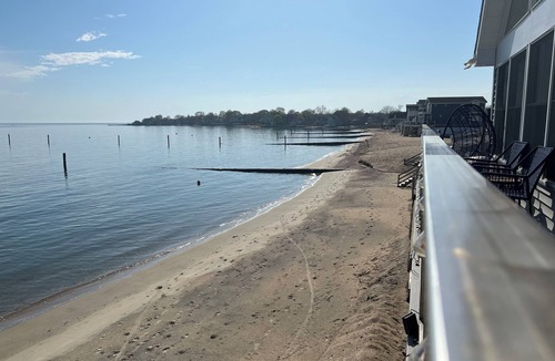 Saybrook Manor House | Beachfront 4-bedroom house with AC in Old Saybrook.