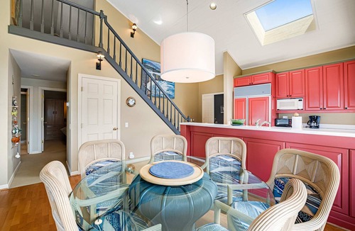 Lincoln Beach House | Beachfront Condo with Amazing Ocean View Fireplace Shared Pool and Tennis