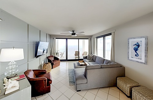 Orange Beach Condo | Beachfront Corner Unit w/ Balcony, Pools