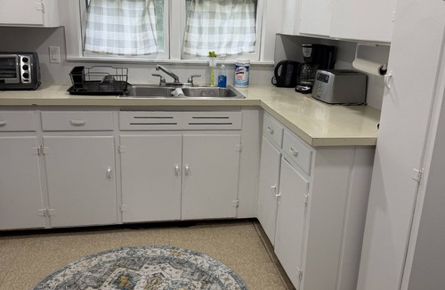 Lexington Cabin | Beachfront cottage #2 in Lexington with AC, shared Hot Tub & Pool on Lake Huron