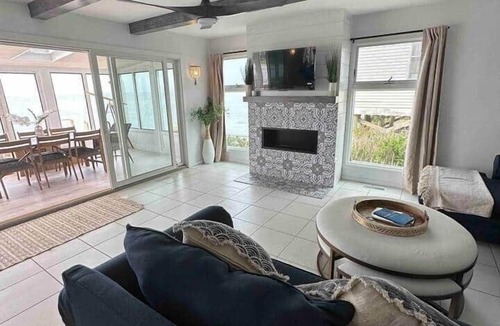 Greenport House | Beachfront Greenport Villa