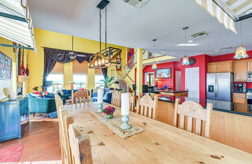 San Luis House | Beachfront Home w/Deck + Views in Freeport!