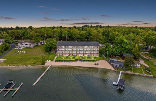 Houghton Lake Hotel | Beachfront Hotel Houghton Lake