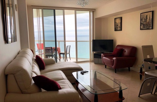Sunny Isles Beach Condo | Beachfront Luxurious Paradise - LaPerla - Direct Ocean View in Sunny Isles