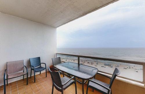 Orange Beach House | Beachfront resort condo with shared pool tennis court free WiFi central AC