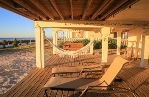 Bermuda Beach House | Beachfront - Steps from the sand!