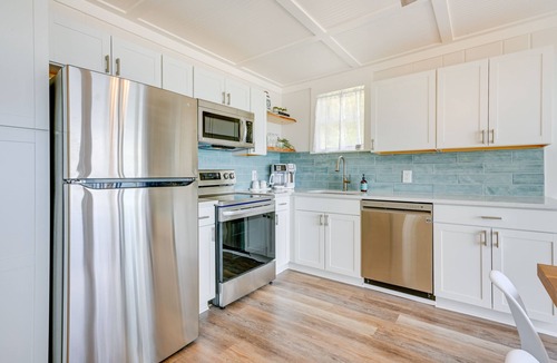 Forestville Cottage | Beachy Palms Cottage on Lake Huron w/Hot Tub!