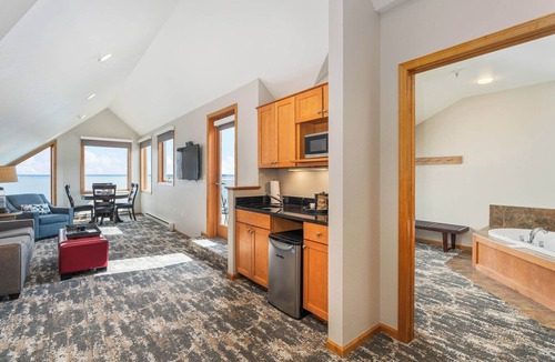 Endion Hotel | Beacon Pointe on Lake Superior