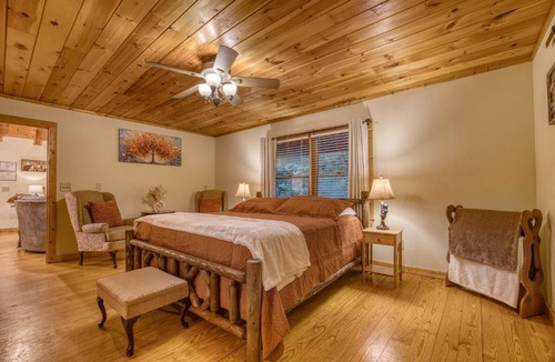 Ellijay House | Bear Necessity Luxury Cabin with Hot Tub, Theater & Arcade