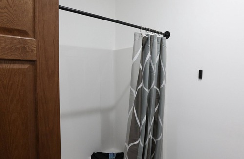 Bruno Hotel | Bears Den Motel