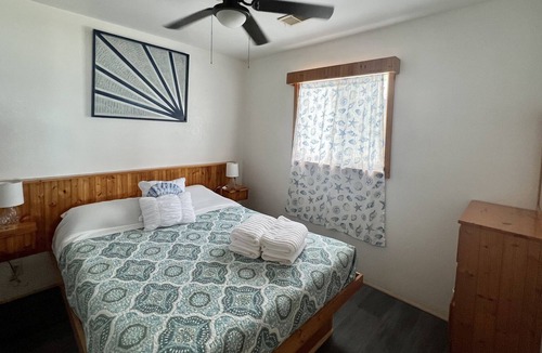 Oscoda Cabin | Beautiful lakefront Two Bedroom
