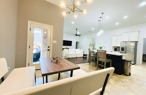 Covington House | Beautiful 4-bedroom house in enchanting Covington