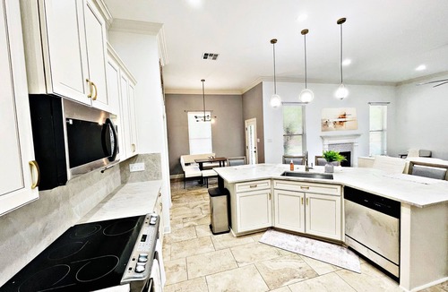 Covington House | Beautiful 4-bedroom house in enchanting Covington