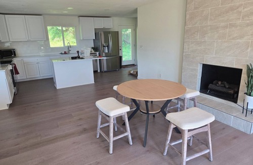 Washougal House | Beautiful 4-bedroom house with great view of Columbia, perfect for your getaway.