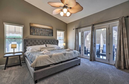 Mountain Crest Cottage | Beautiful Backyard: Comfortable Phoenix Getaway!