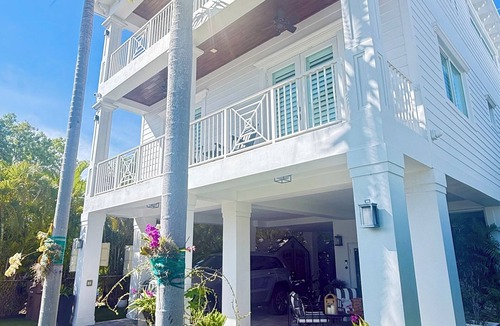 Key Largo House | Beautiful bay home with one-of-a-kind water view, pool,spa, an a private pier.