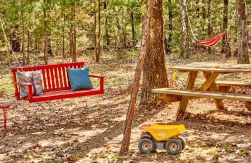 Van Zandt County House | Beautiful Cabin Surrounded by Forest with Amazing Outdoor Amenities for a Peaceful Escape in the Outdoors in Ben Wheeler, Texas