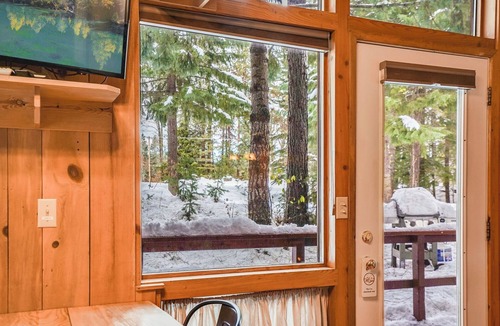 Trout Lake Cabin | Beautiful Cabin With Partial Views of Mt. Adams