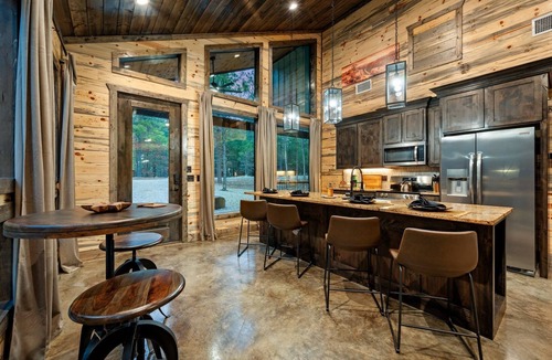 Pickens Cabin | Beautiful Couples Cabin nestled in the woods