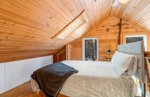 Porterfield Cabin | Beautiful, cozy, cabin-10 min from Crivitz!