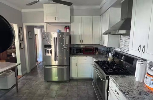 Hyde Park House | Beautiful Hyde Park Home 4 Bed/5 bath w/speakeasy!