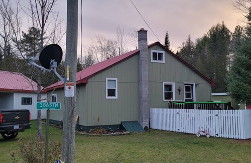 Chassell Cottage | Beautiful Keweenaw Country Cottage! Located in Upper Peninsula MI! Fenced yard!