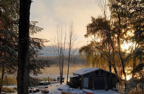 Ellsworth Cabin | Beautiful Lake! Cute Cabins! 6 Bedrooms, 3 Baths. Outdoor Lounge with Fire Pit!