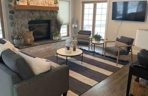 White Lake Cottage | Beautiful Lake House on White Lake
