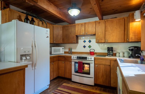 Welches Cabin | Beautiful large cabin surrounded by trees!