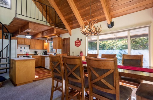 Welches Cabin | Beautiful large cabin surrounded by trees!