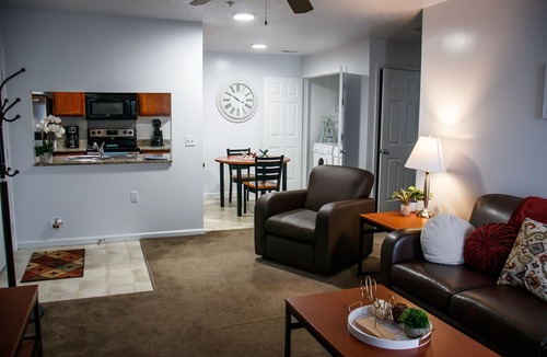 Mount Pleasant Apartment | Beautiful Main Level 2 Bedroom 2 Bathroom Close to CMU Campus