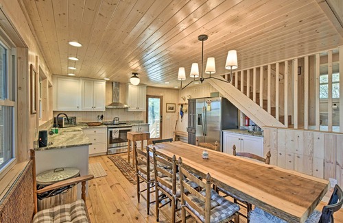 Highlands Cabin | Beautiful Mountain Cabin next to Glen Falls!