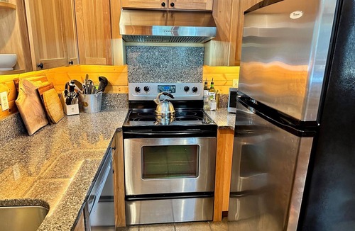 Packwood Cabin | Beautiful mountain cabin on creek - 2.9 miles from town