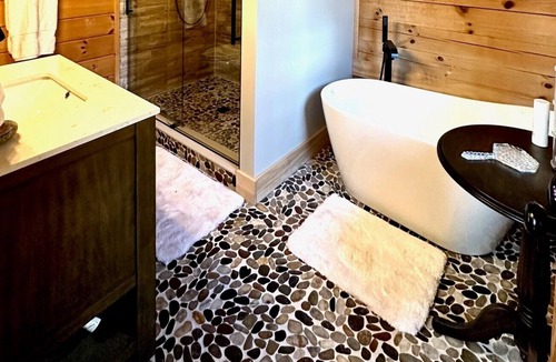 Sapphire Cabin | Beautiful Mountain Log Cabin