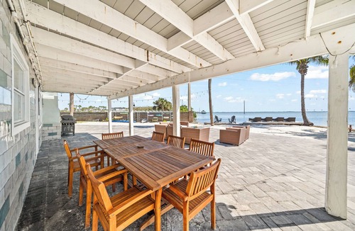 Orlando Beach Condo | Beautiful Riverfront Villa W/Private Beach Access, Fire Pit, & BBQ Grills 🩴🌊