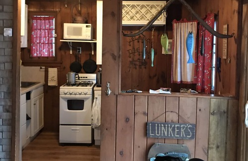 Hayward Cabin | Beautiful Seasonal Cabin over looking the Lower Twin Lake