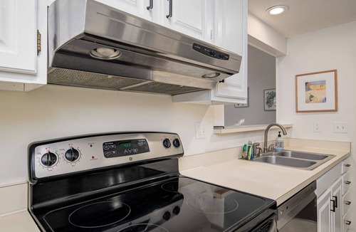 Acme Condo | Beautiful Spacious 3BR/2BA Condo on The Grand Traverse Resort golf course