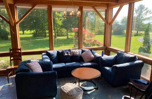 New Haven House | Beautiful timber frame just minutes to Middlebury!