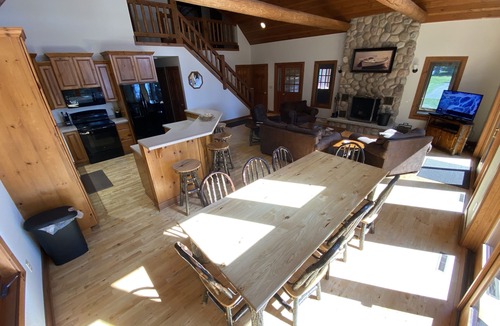 Tomahawk House | Beautiful Waterfront Property with Breathtaking Views.