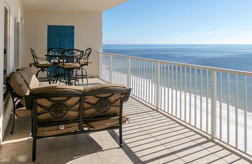 Orange Beach Condo | Beautifully Decorated Ocean Front Condo