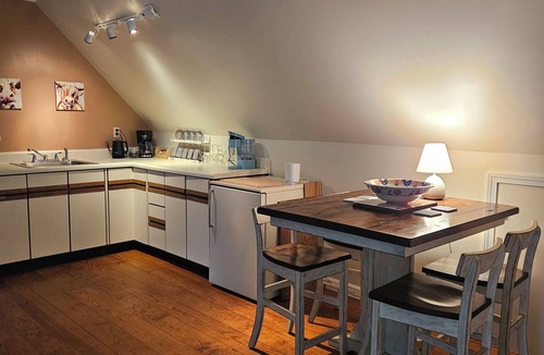 Old Lyme Apartment | Beautuful, private studio apartment with access to hiking trails, kayaks, bikes.