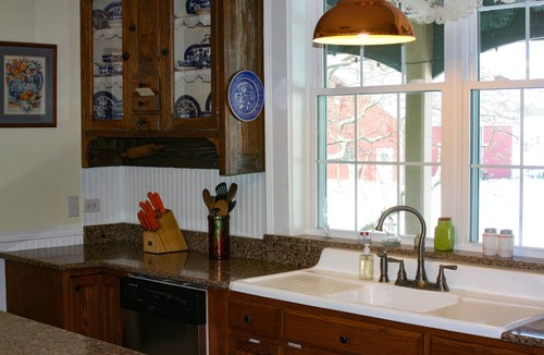 Edwardsburg Bed & Breakfast | Bed & Breakfast private room near wine tours