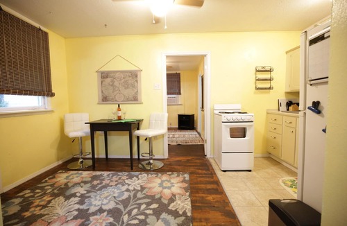 East Pensacola Heights House | Bee Our Guest: EPH, Close to Downtown and Beach!