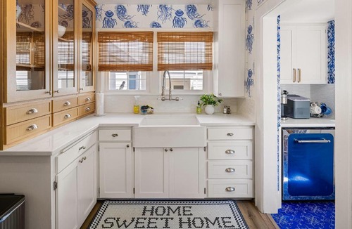 Amazon House | Bella Azul - Charming Home Minutes from Campus home