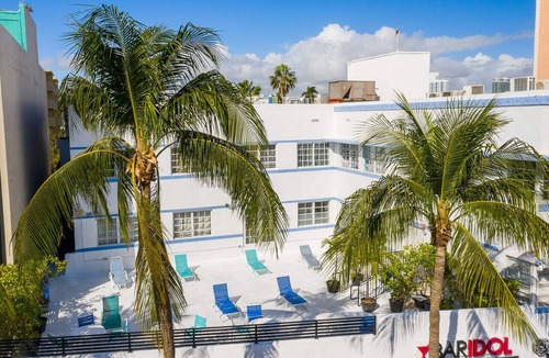 Flamingo/Lummus Condo | Best Location SOBE Top Floor 2 min to beach & fun