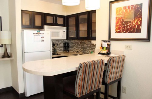 Vancouver Hotel | Best Value, Quality Stay! Near Raymond E. Shaffer Park, Free Breakfast, Pool!